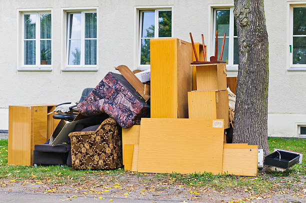 Best Yard Waste Removal  in Delavan, IL